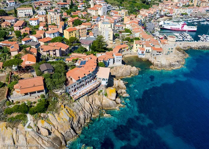 Otel Saraceno Giglio Porto